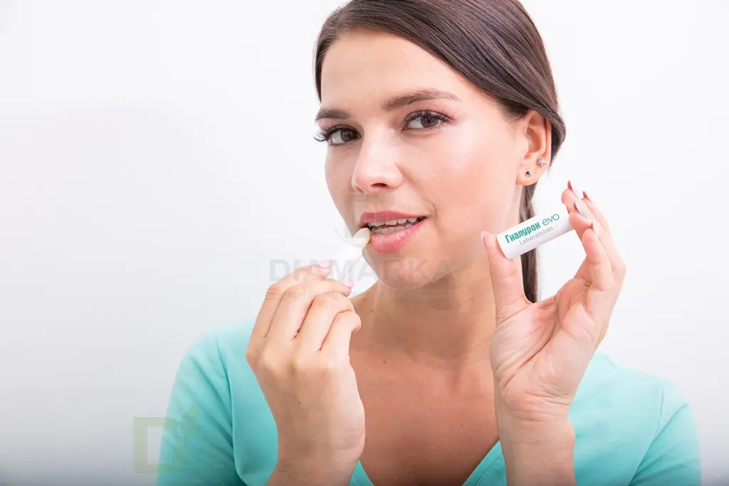 Гигиеническая помада Гиалурон EVO Моментальное увлажнение, 2,8 г в Перми